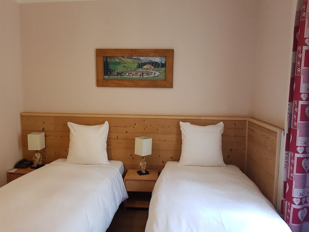 Hotel De Geneve 11/39