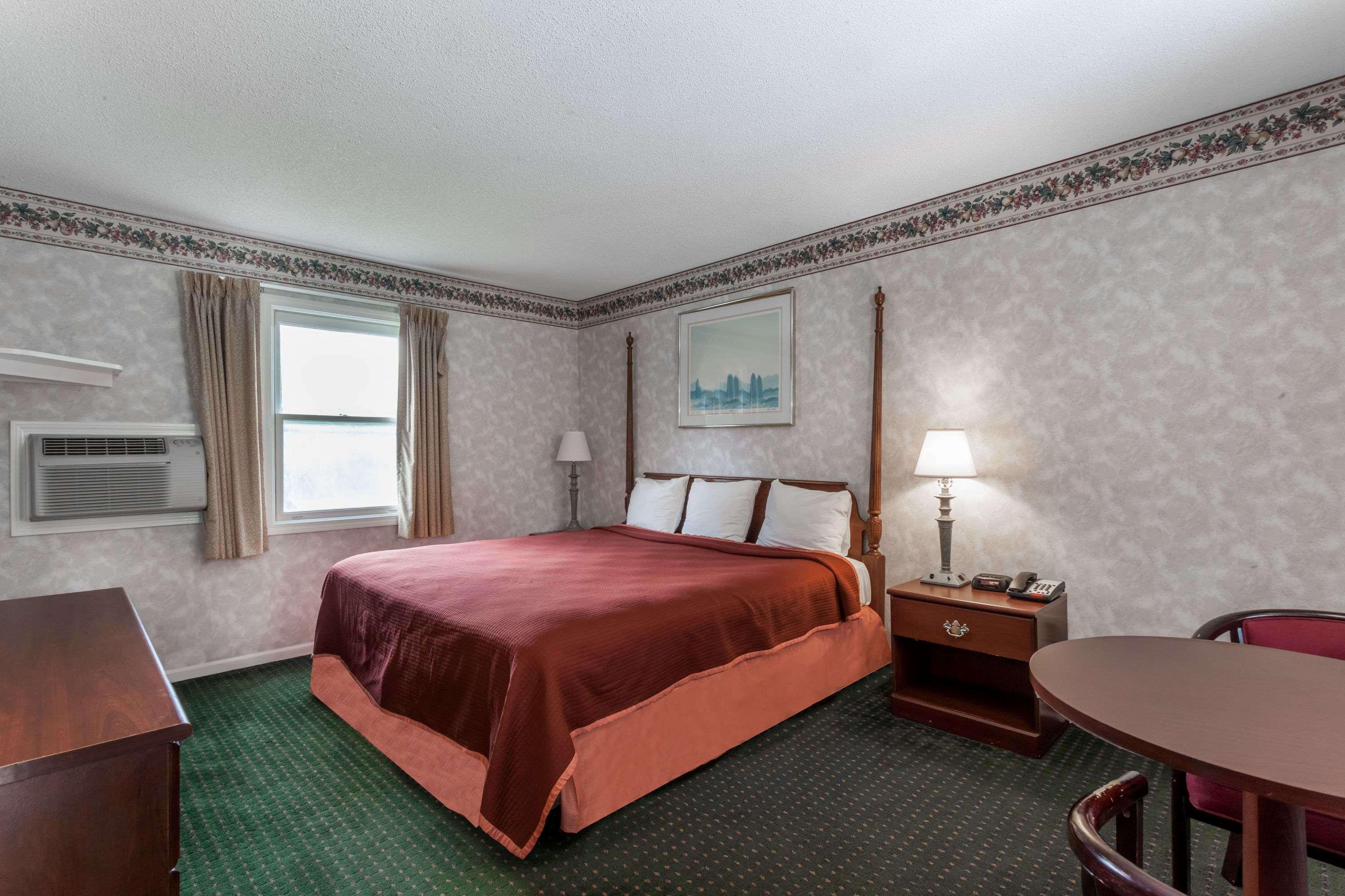 Suite, Queen Bed
