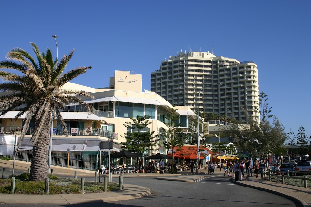 Scarborough & Absolutely Beachfront 1/36