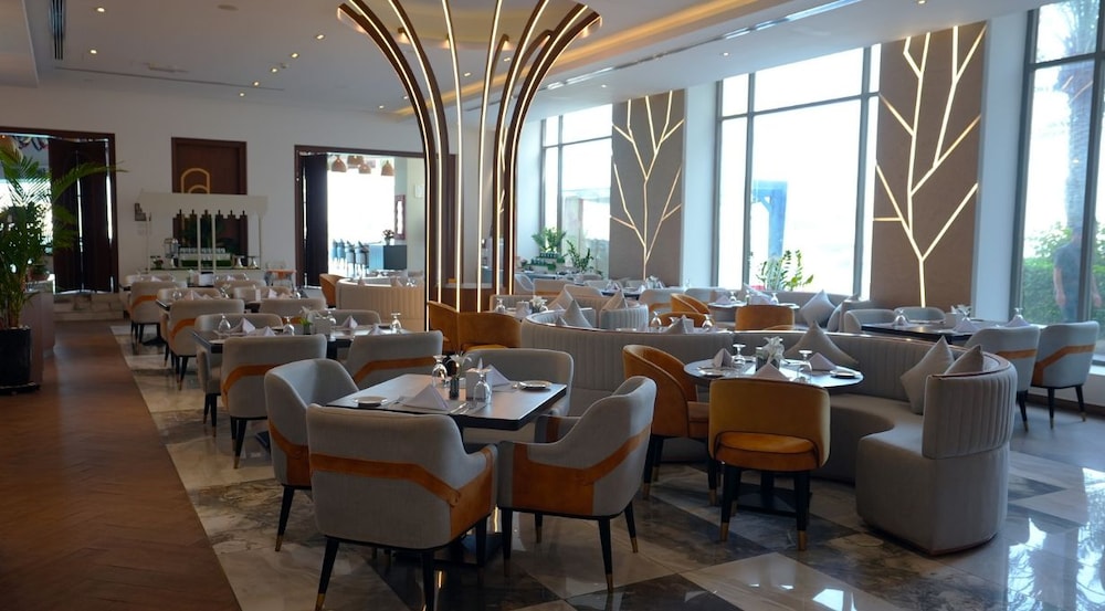 Dragon Hotel & Resort 34/50