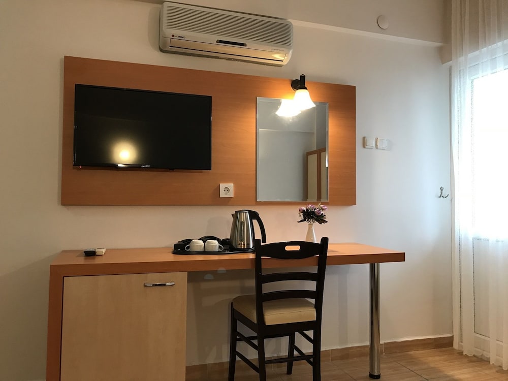 Park Marina Hotel 15/17
