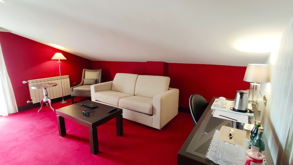 Costa Esmeralda Suites 24/50