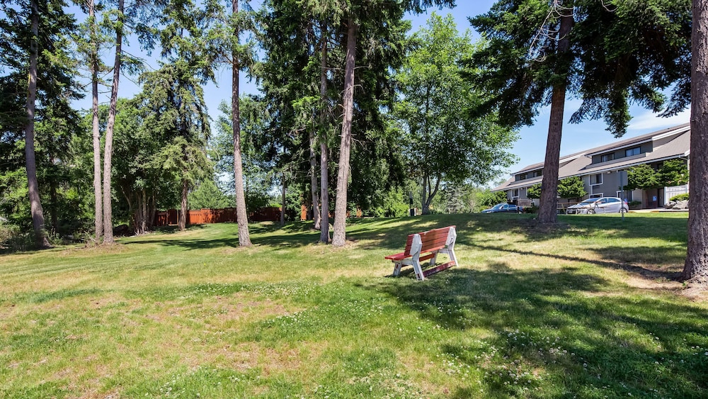 Best Western Plus Oak Harbor Hotel & Conference Center 39/41