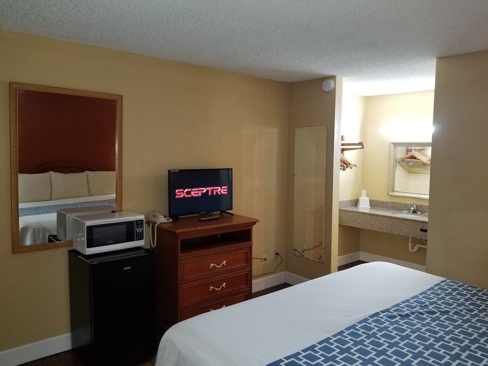 Econo Inn Ormond Beach (Ex Motel 6) 27/41