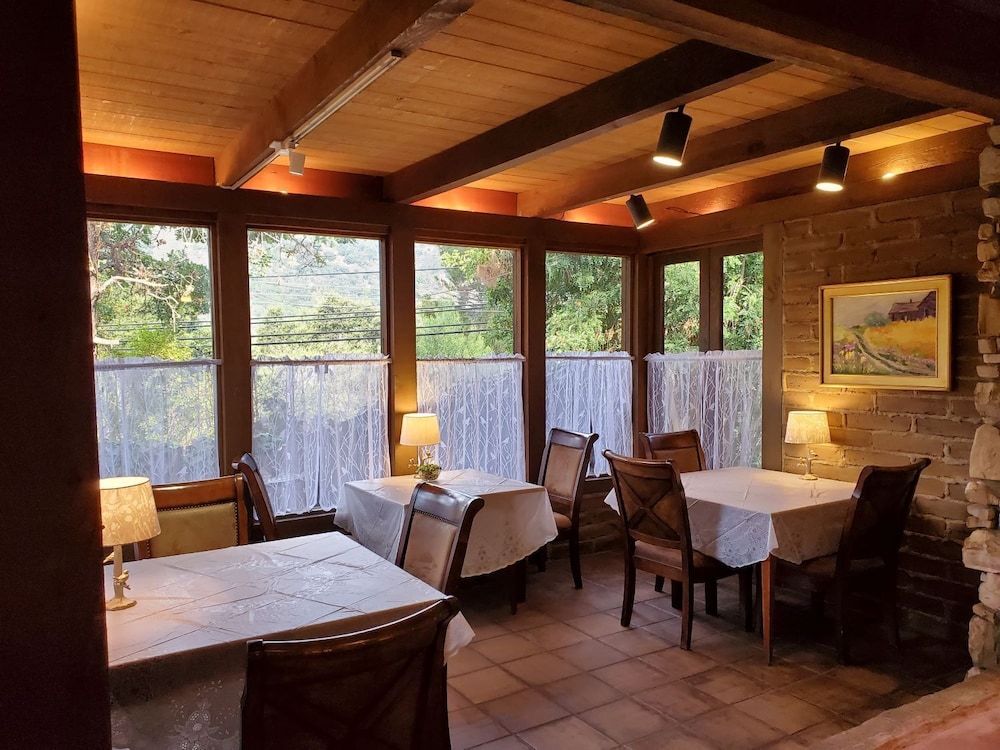 Carmel Valley Lodge And Resort 30/50