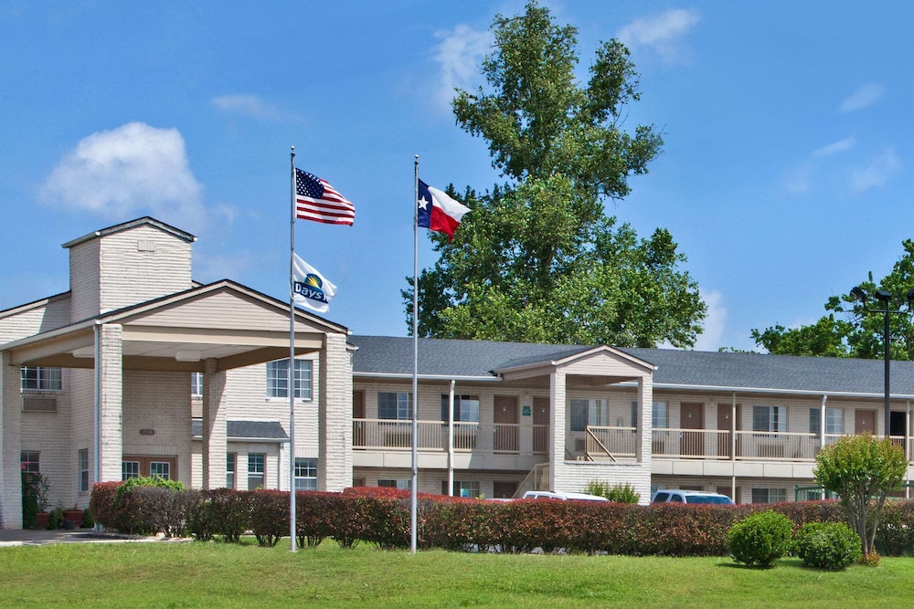 Days Inn by Wyndham Kerrville 4/22