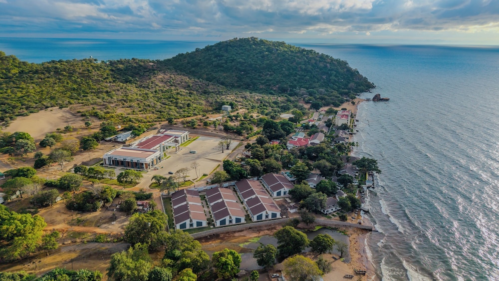 Livingstonia Beach 40/53