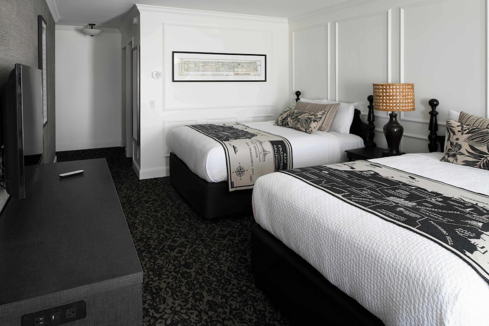 SUPERIOR, 2 DOUBLE BEDS