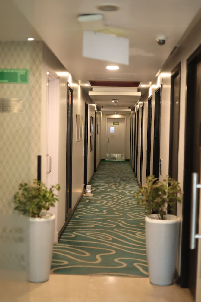 Sarovar Portico Naraina 51/54