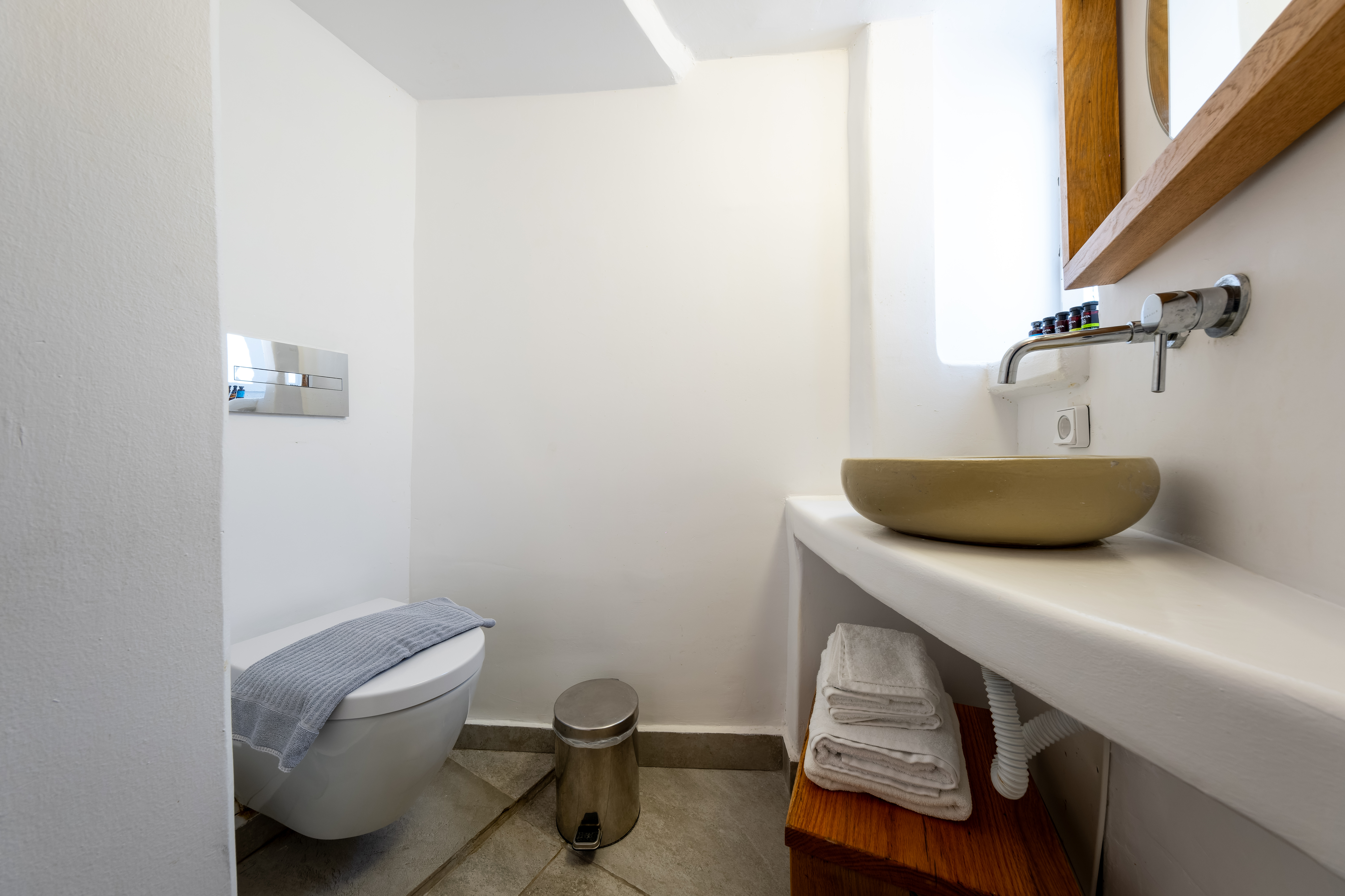 SUITE, PLUNGE POOL