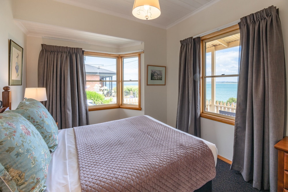 Stanley Hotel And Stanley Village Apartments 12/50