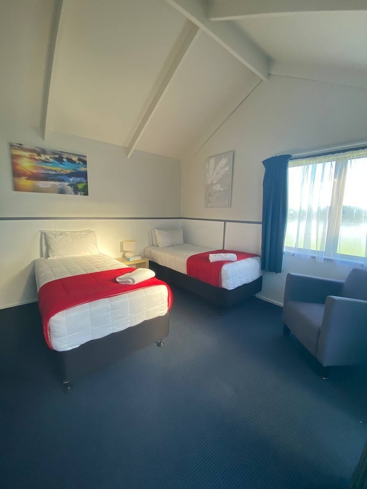 Waitangi Holiday Park 8/62