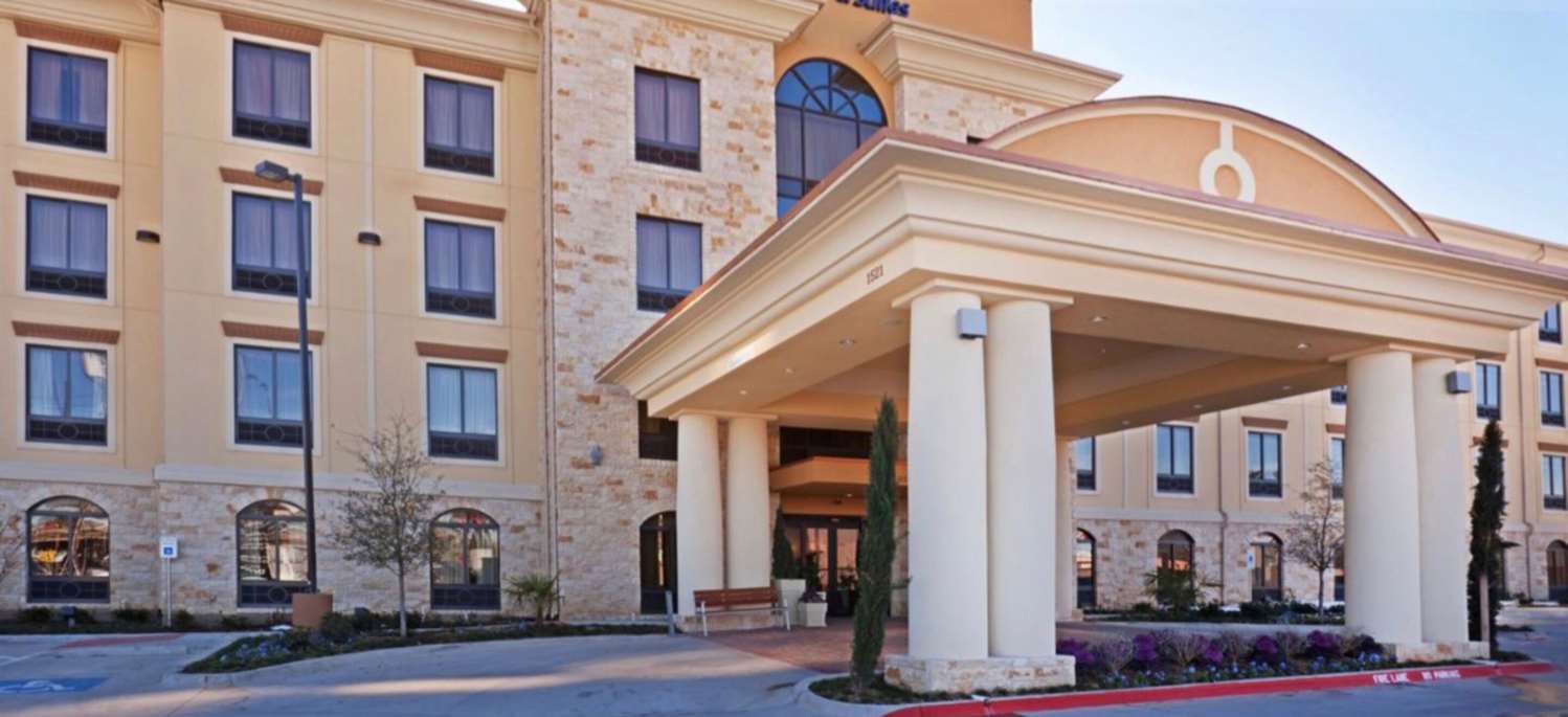 Comfort Inn & Suites Dallas Medical-Market Center 22/23