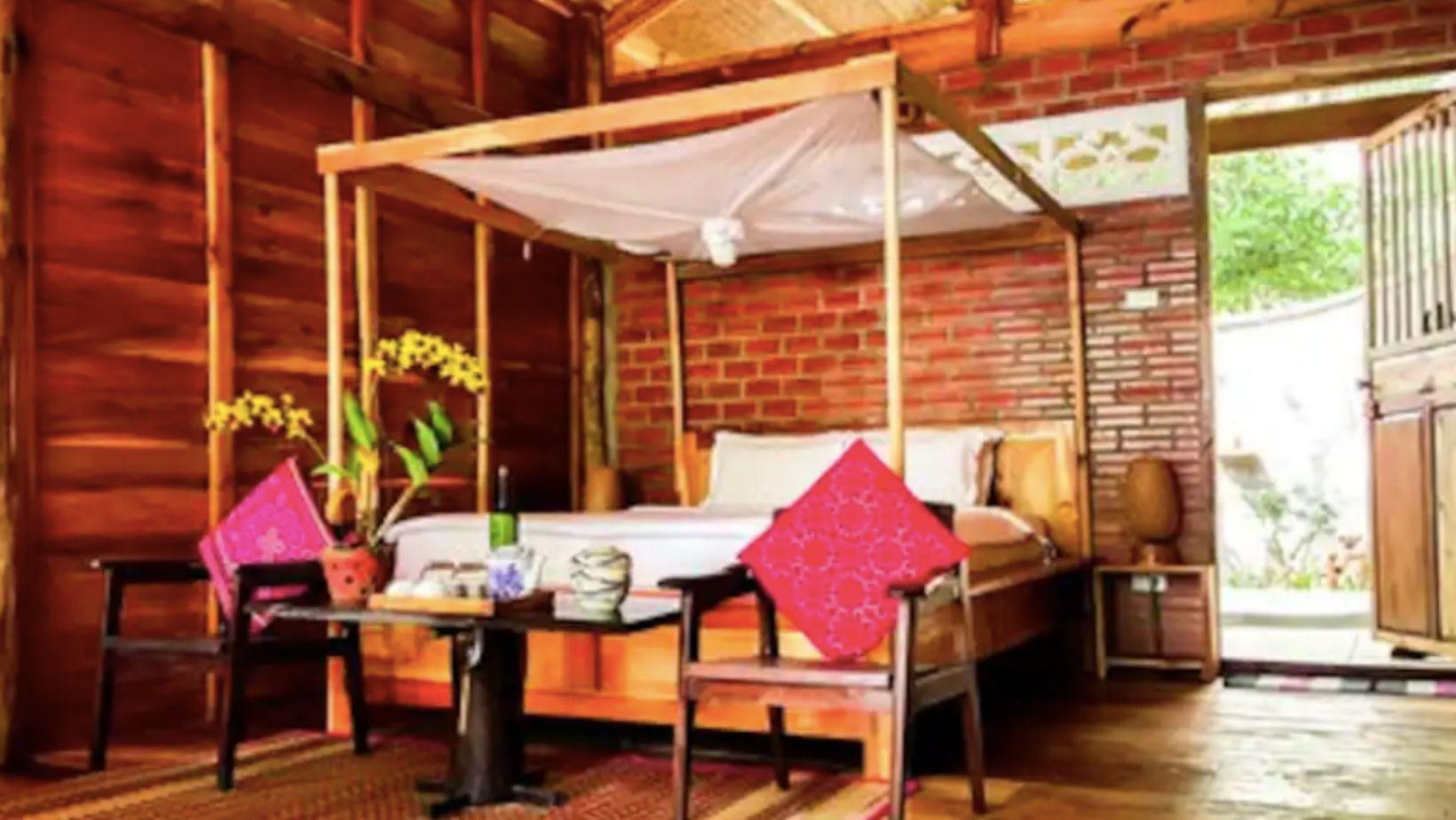 Room, Queen Bed, River Front