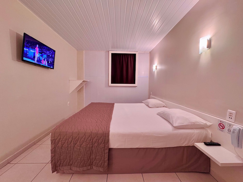 Igaras hotel 13/48