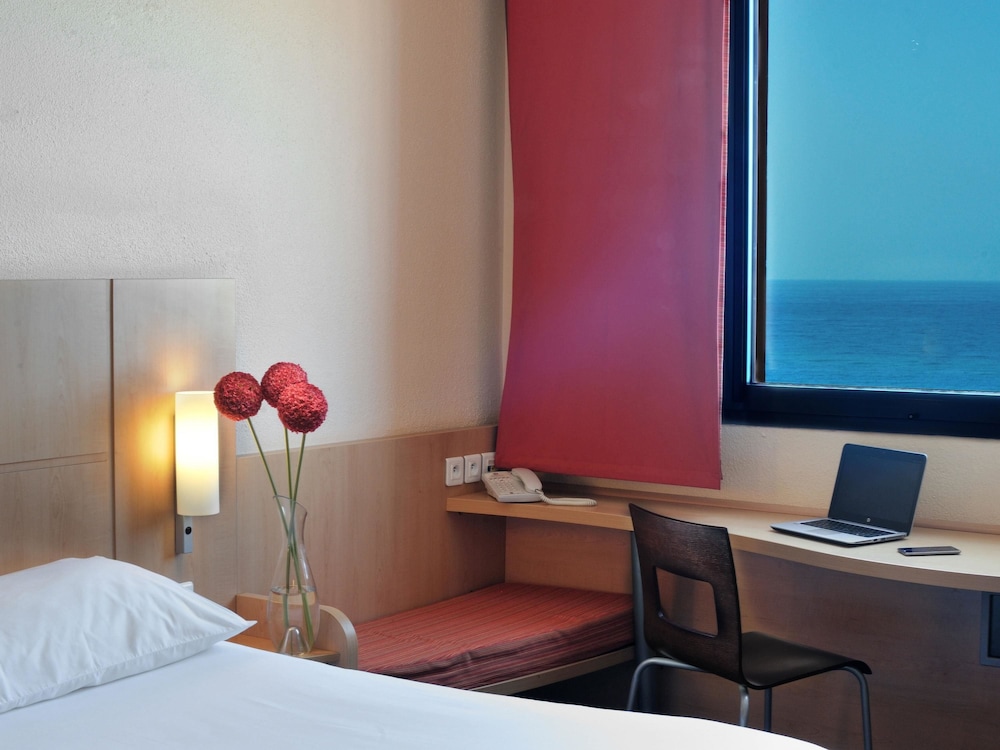 Ibis Styles Dakar 10/67