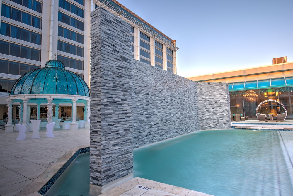 DoubleTree Houston Brookhollow 47/49