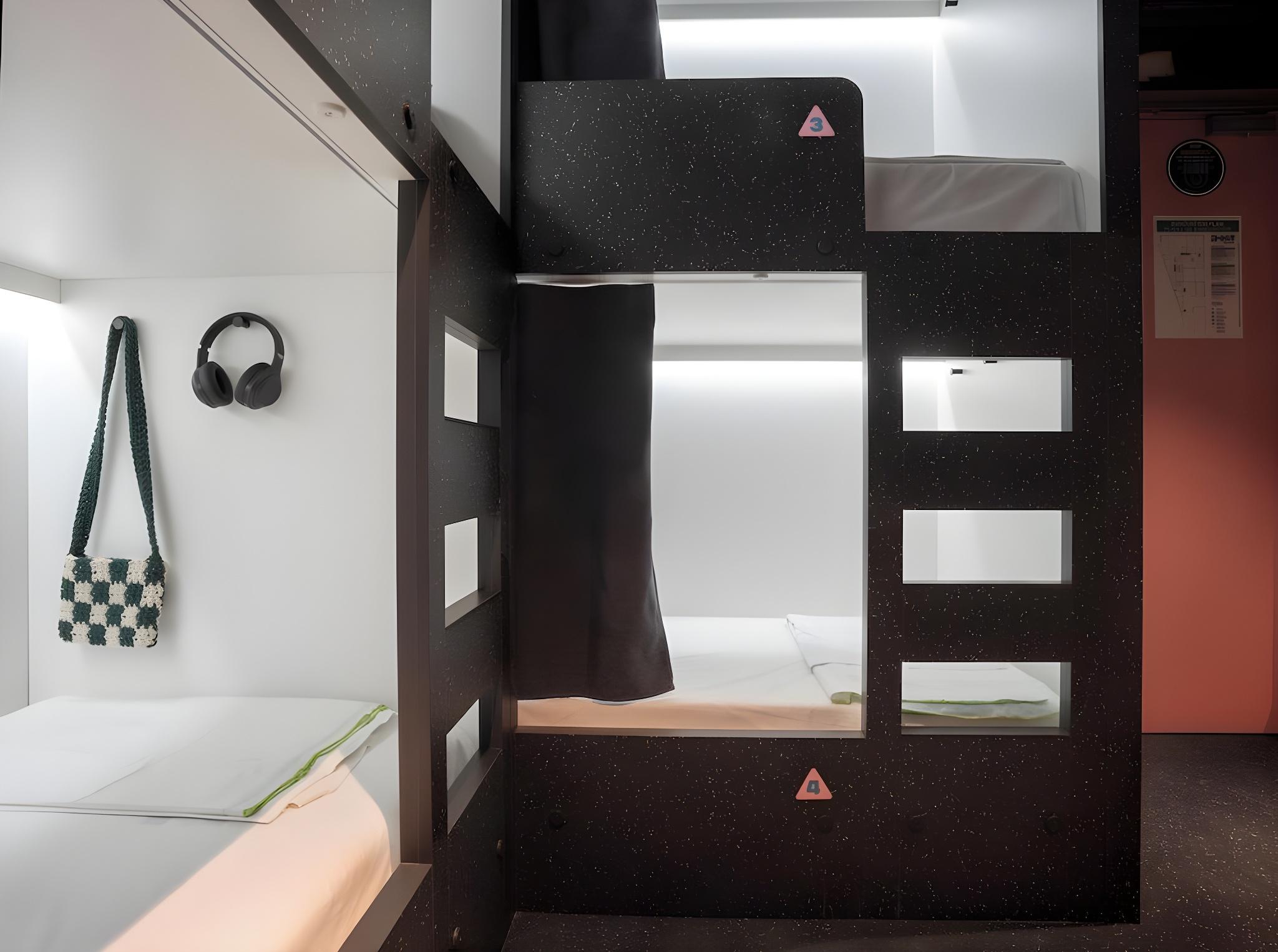 Female Dorm, Female Only, Standard, Bunk Bed