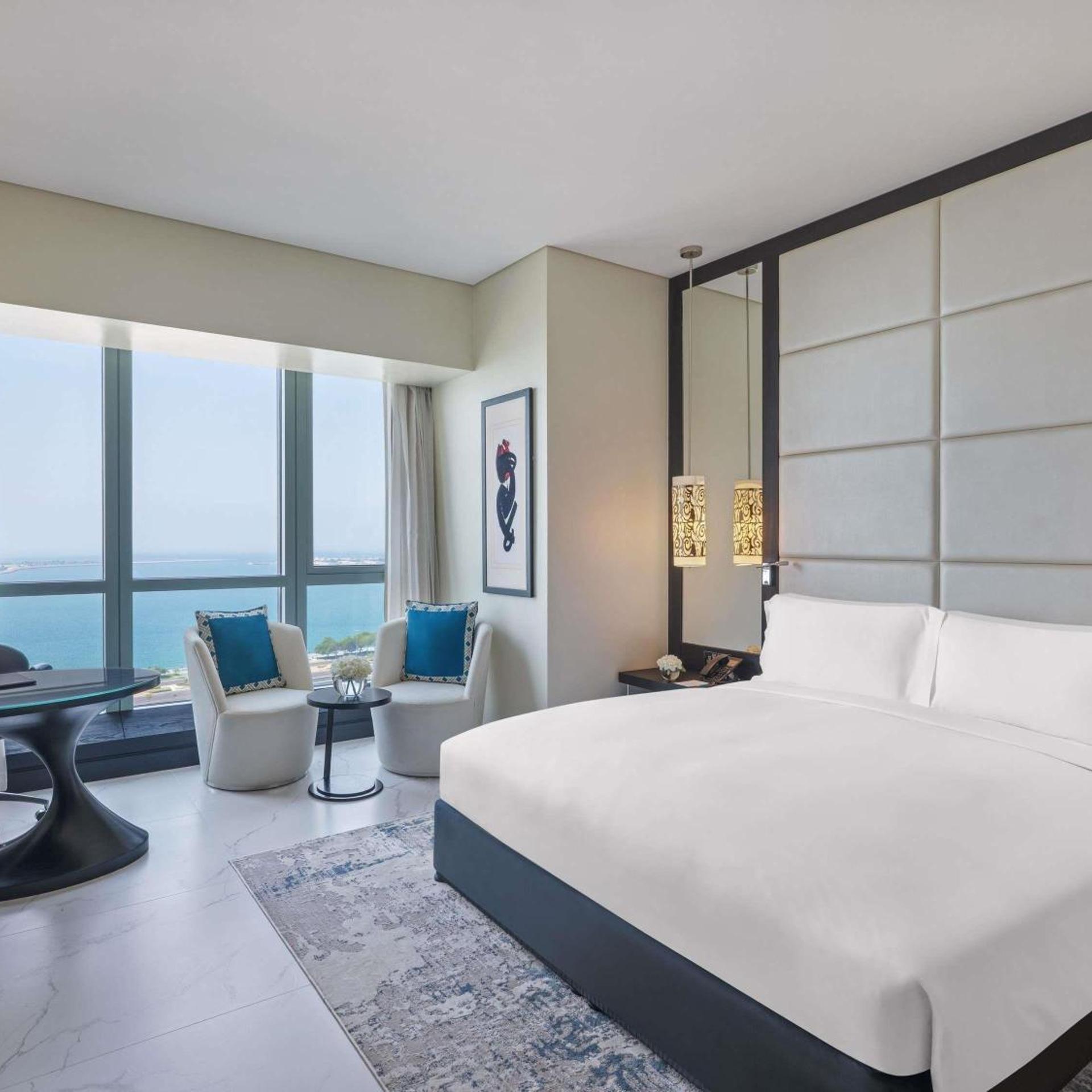 Club, Luxury, King Bed, Sea or City View