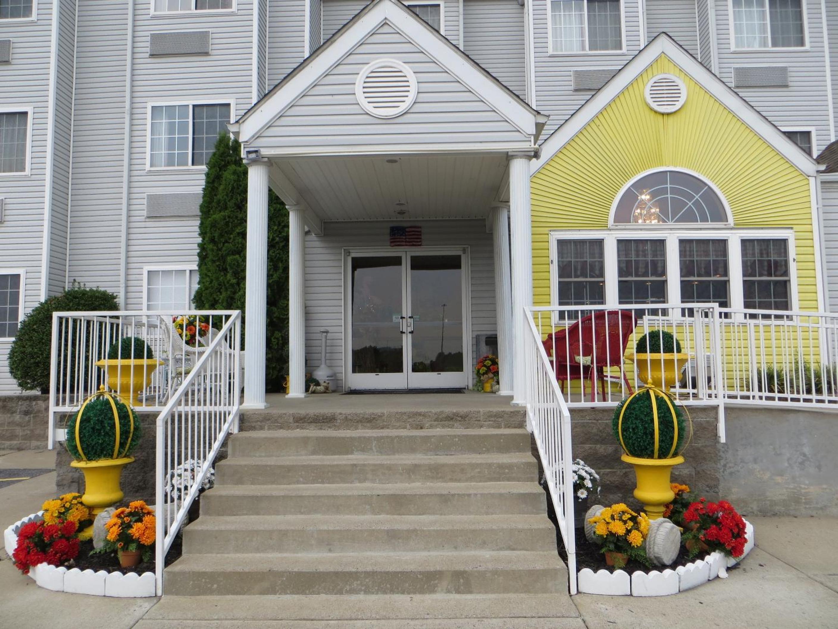 Patti's Inn & Suites 27/30