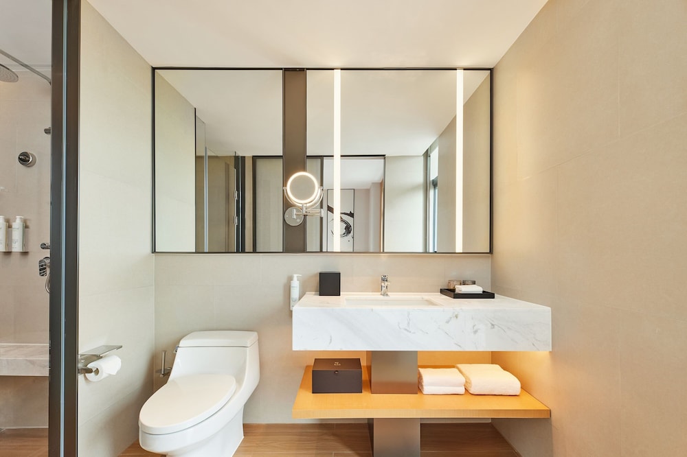 Fairfield by Marriott Guangzhou Konggang 72/74