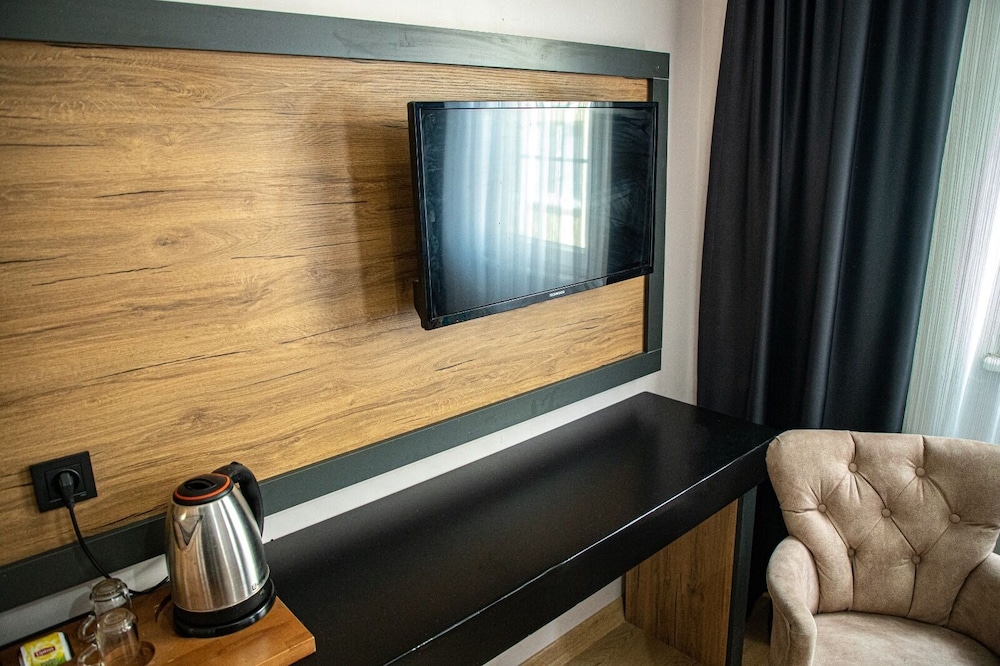 Lobby at COMFORT HOTEL TAKSIM, ISTANBUL