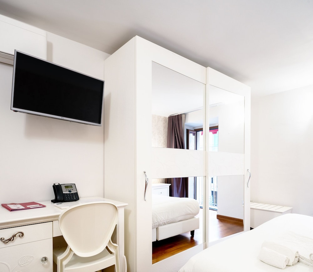 Porta Nazionale Dependance 26/48
