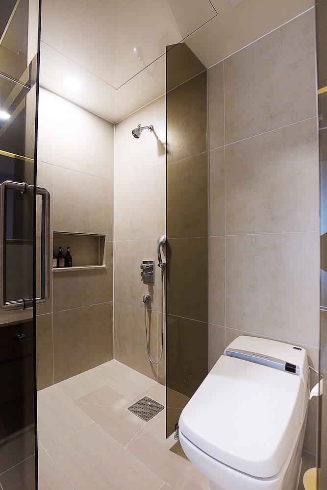 Brown Dot Hotel Business Busan Station 69/70