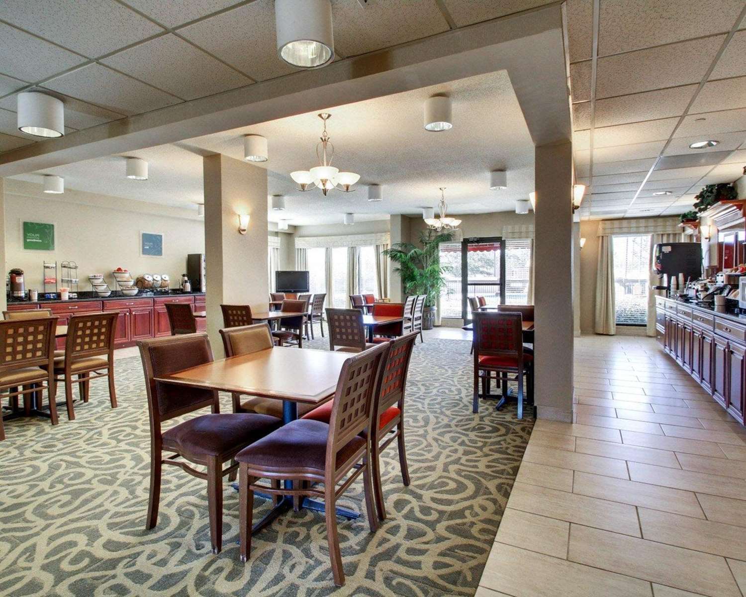 Comfort Inn & Suites Moss Point Pascagoula 32/40