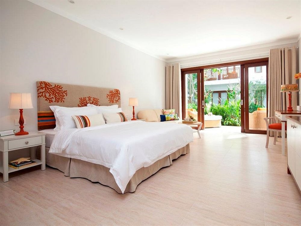 DELUXE, GARDEN VIEW