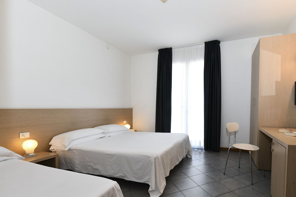 Hotel Eden 16/62
