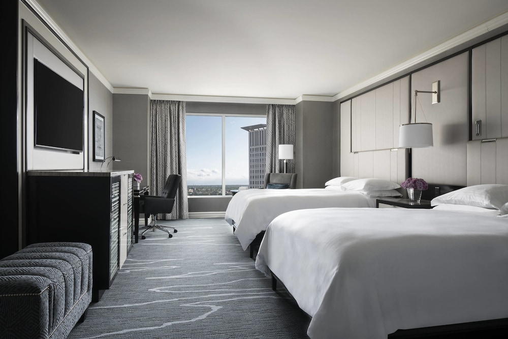 Room at THE RITZ-CARLTON CLEVELAND, CLEVELAND - OH