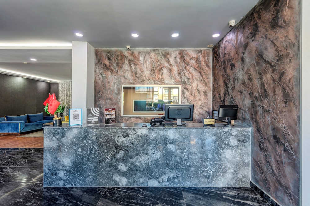Skylon Airport Hotel 8/49