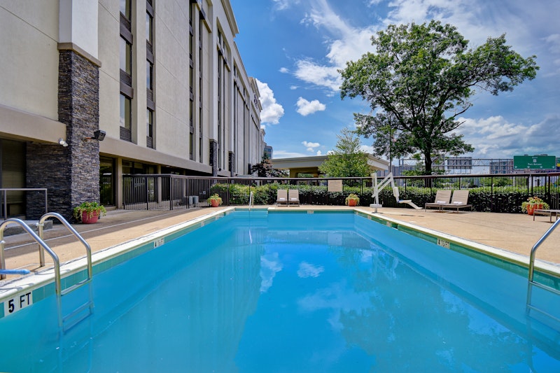 Hampton Inn & Suites Alexandria Old Town Area South 54/54