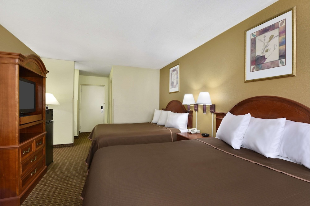 Howard Johnson By Wyndham Allentown Dorney Hotel Suites 14/36