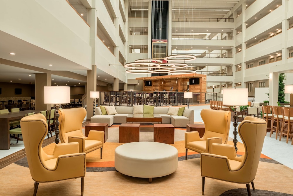 Embassy Suites By Hilton Milwaukee Brookfield 59/81