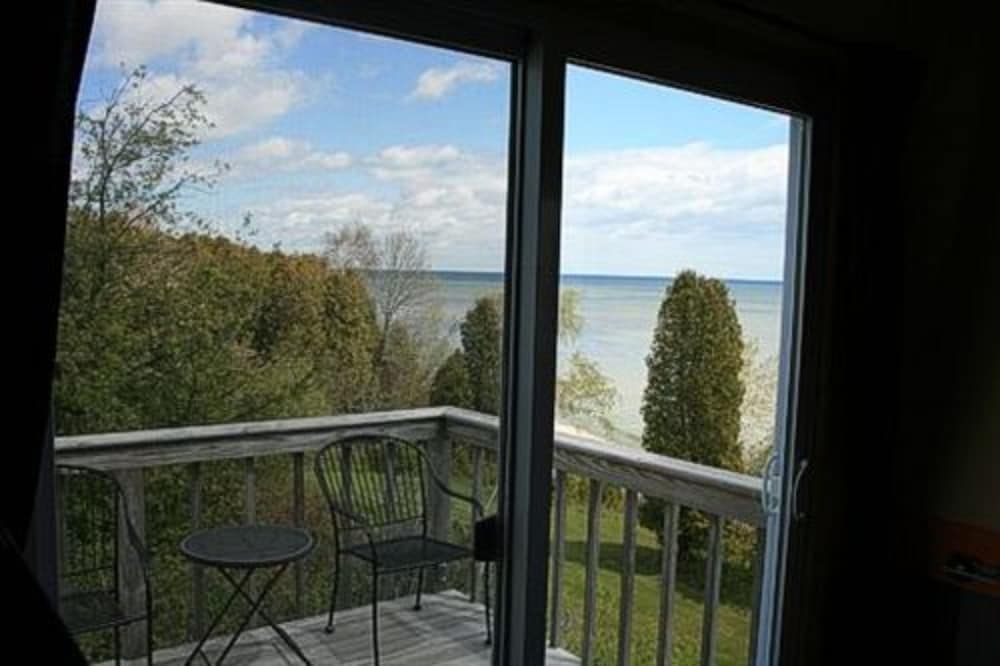 at the Waters Edge Bed &amp; Breakfast 23/61