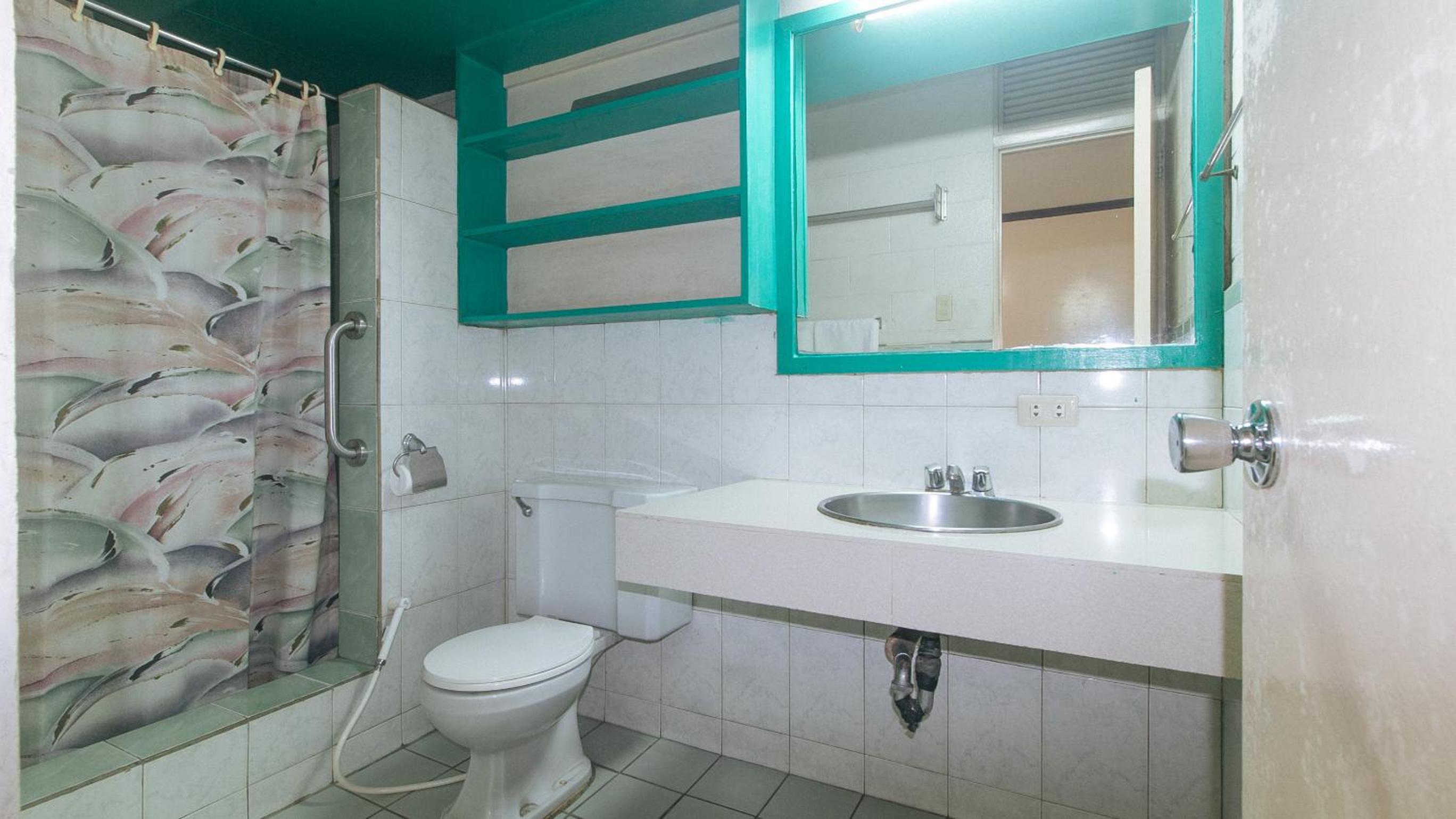 BROADWAY COURT APARTELLE 43/45