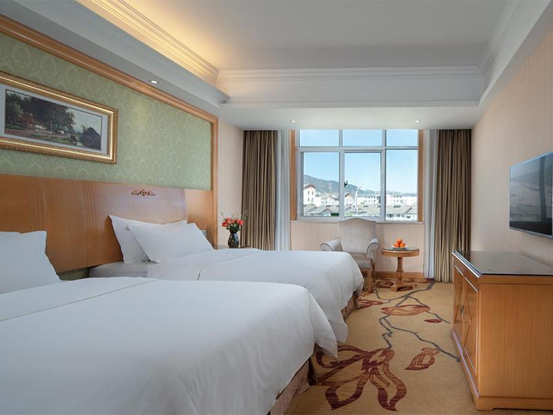 Vienna International Hotel (Lijiang Yuxue Avenue) 18/35