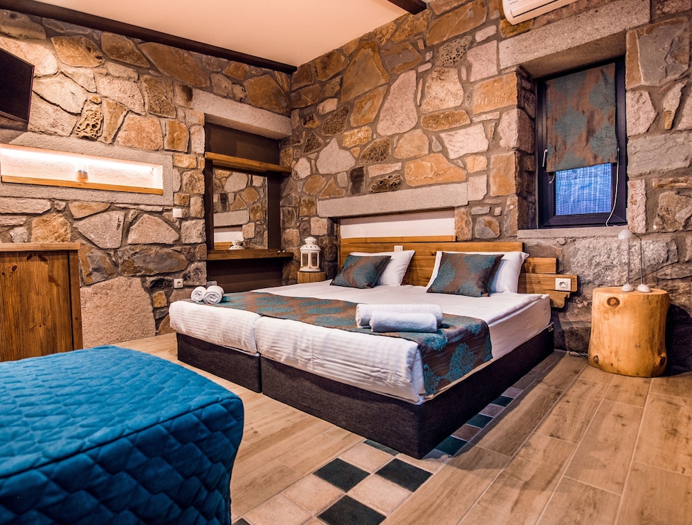 Keros Blue Luxury Rooms & Villas 6/49
