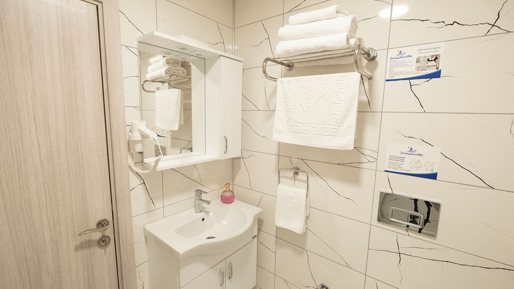 Yalikoy Deniz Otel 49/50