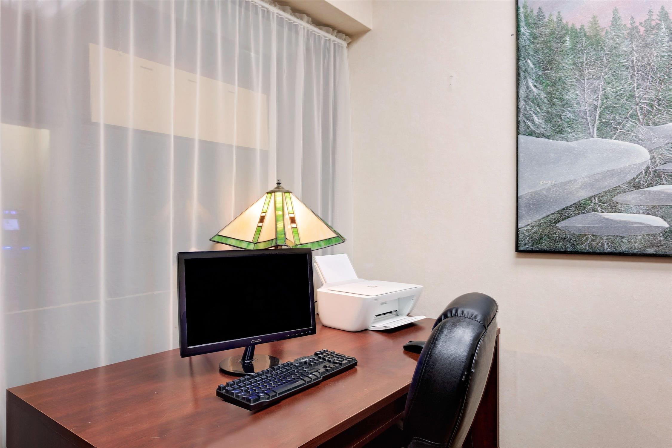 Ramada By Wyndham Pinewood Park Resort North Bay 18/24