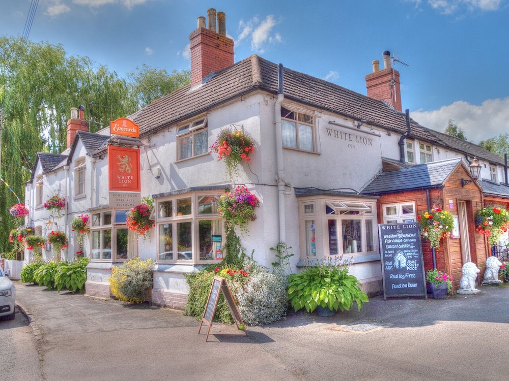 The White Lion Inn 1/48