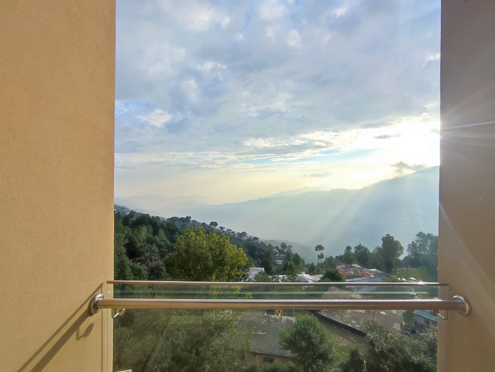 Ramada by Wyndham Murree Lower Topa Resort 85/87