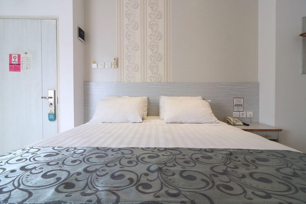 Kembang Hotel 4/19