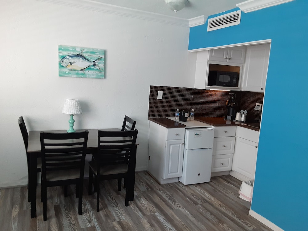 Sandalwood Beach Resort 25/27