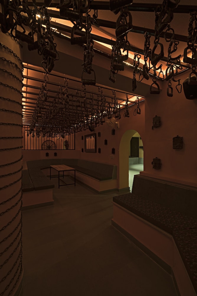 Alsisar Mahal 15/50