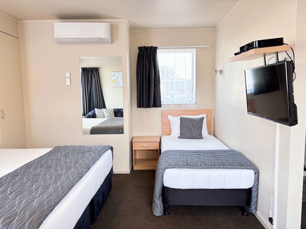 ROOM, TRIPLE
