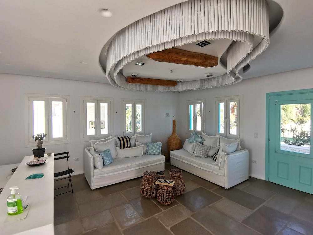 Majo Suites 40/60