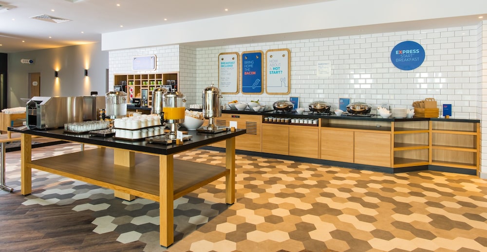 Holiday Inn Express Bicester 42/49